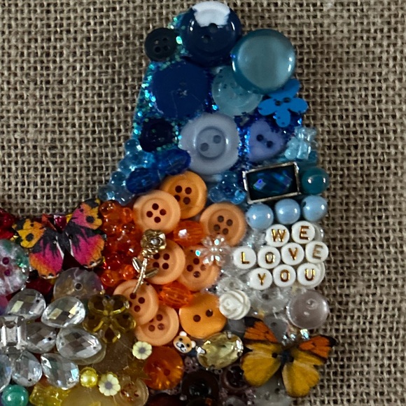 Colorful Button Art Chicken Decor - Picture 3 of 4